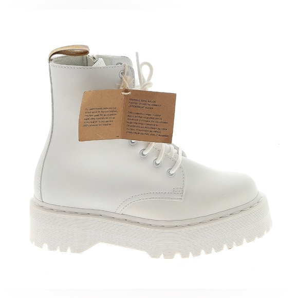 Dr. Martens Mono White platform boots - Vegan, size 9US - Picture 3 of 3